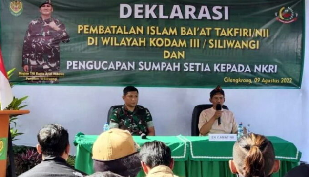 50 Eks Anggota Negara Islam Indonesia (NII) Ikrar Setia kepada NKRI di Bandung